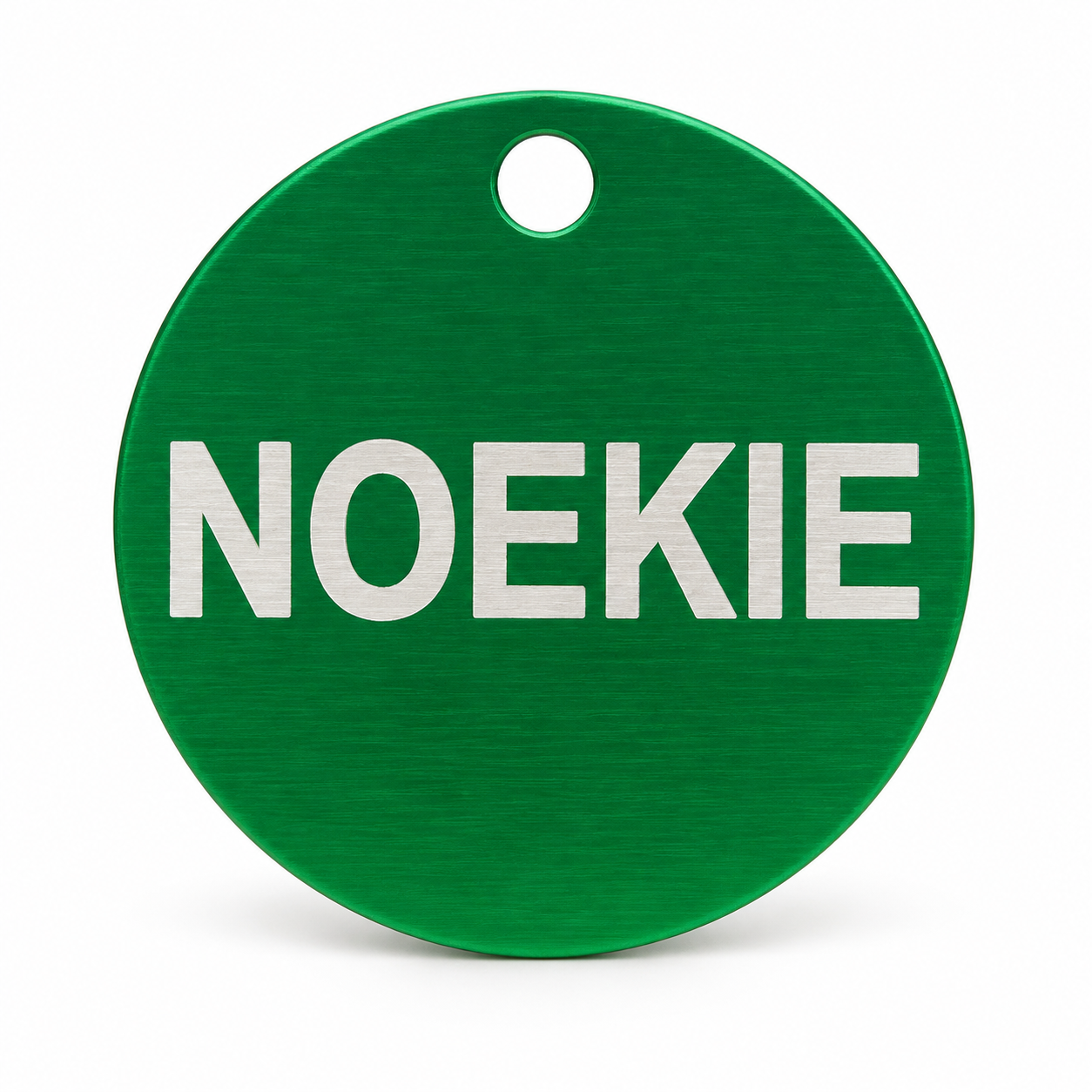 Groene ronde aluminium hondenpenning met de naam Noekie
